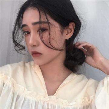 “90后”小伙用花梨木造自行车 获设计界大奖